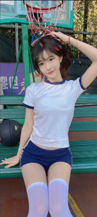 纽卡斯尔联球衣亮相极限运动赛场
